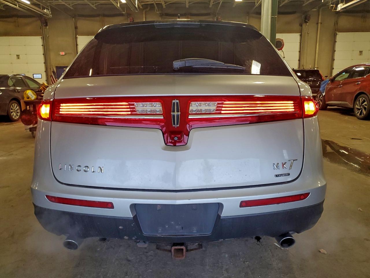 Lincoln MKT Image 7