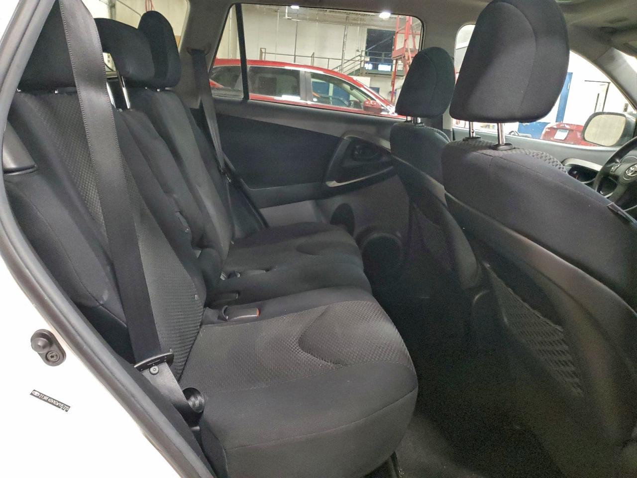 Toyota RAV4 Sport Image 7