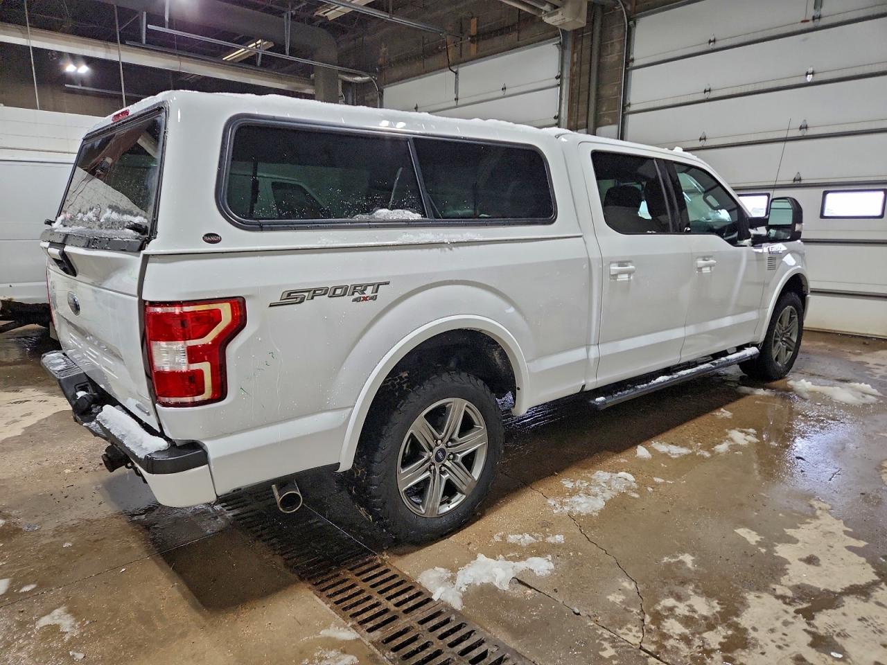 Ford F-150 Supercrew Image 6