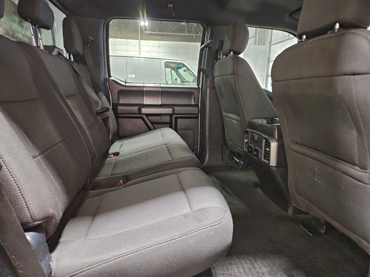 Ford F-150 Supercrew Image 7