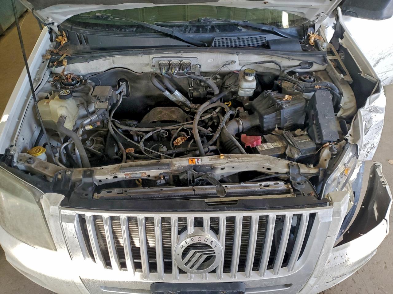 Mercury Mariner Image 10