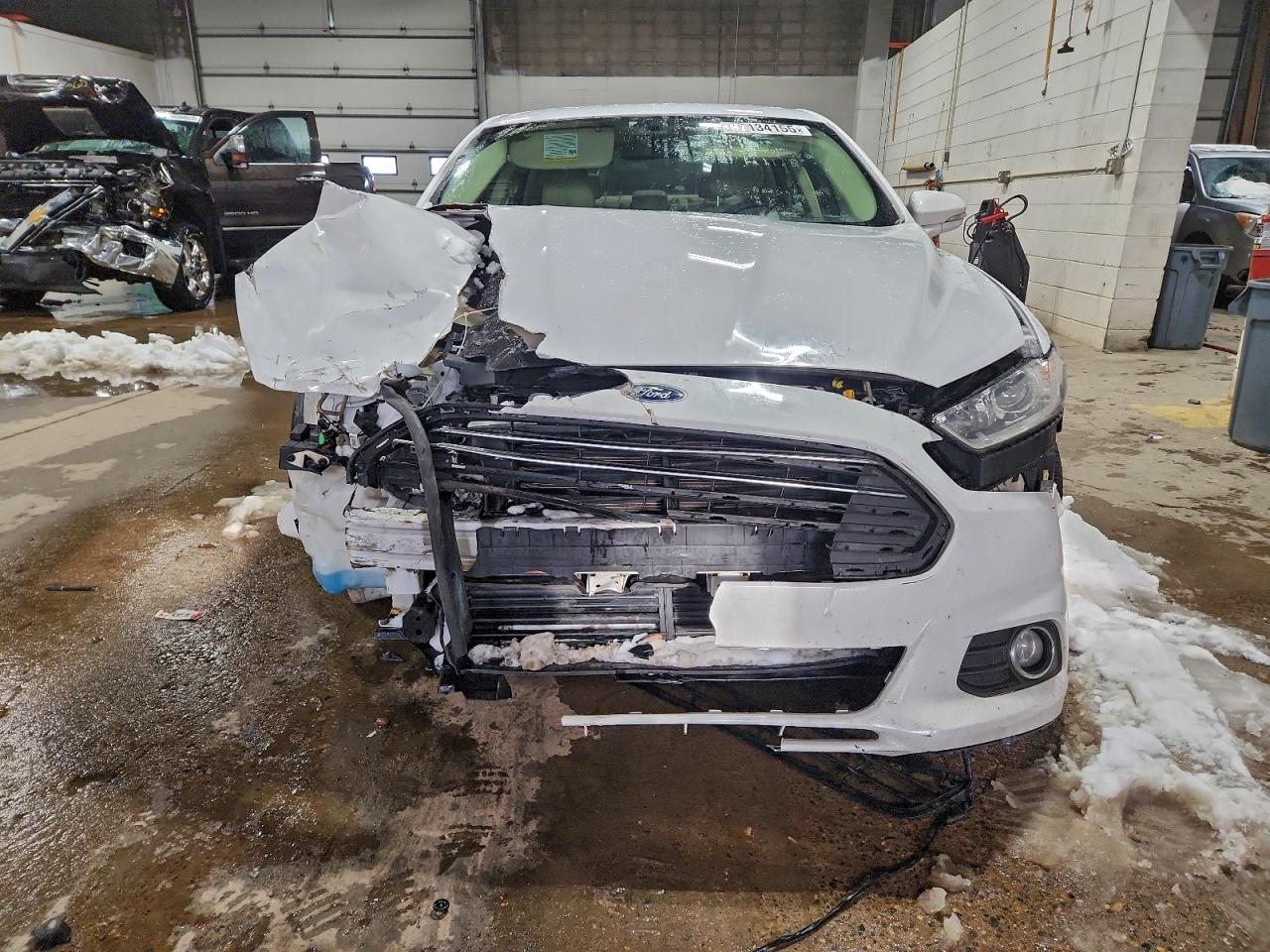 Ford Fusion Se Phev Image 7