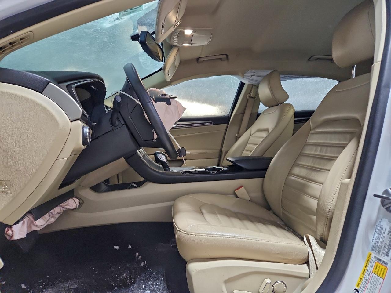 Ford Fusion Se Phev Image 9