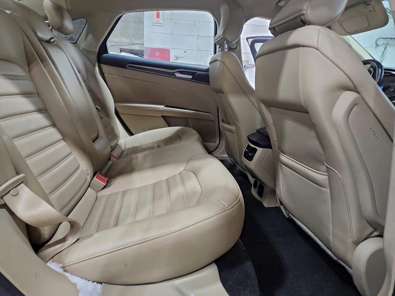 Ford Fusion Se Phev Image 8