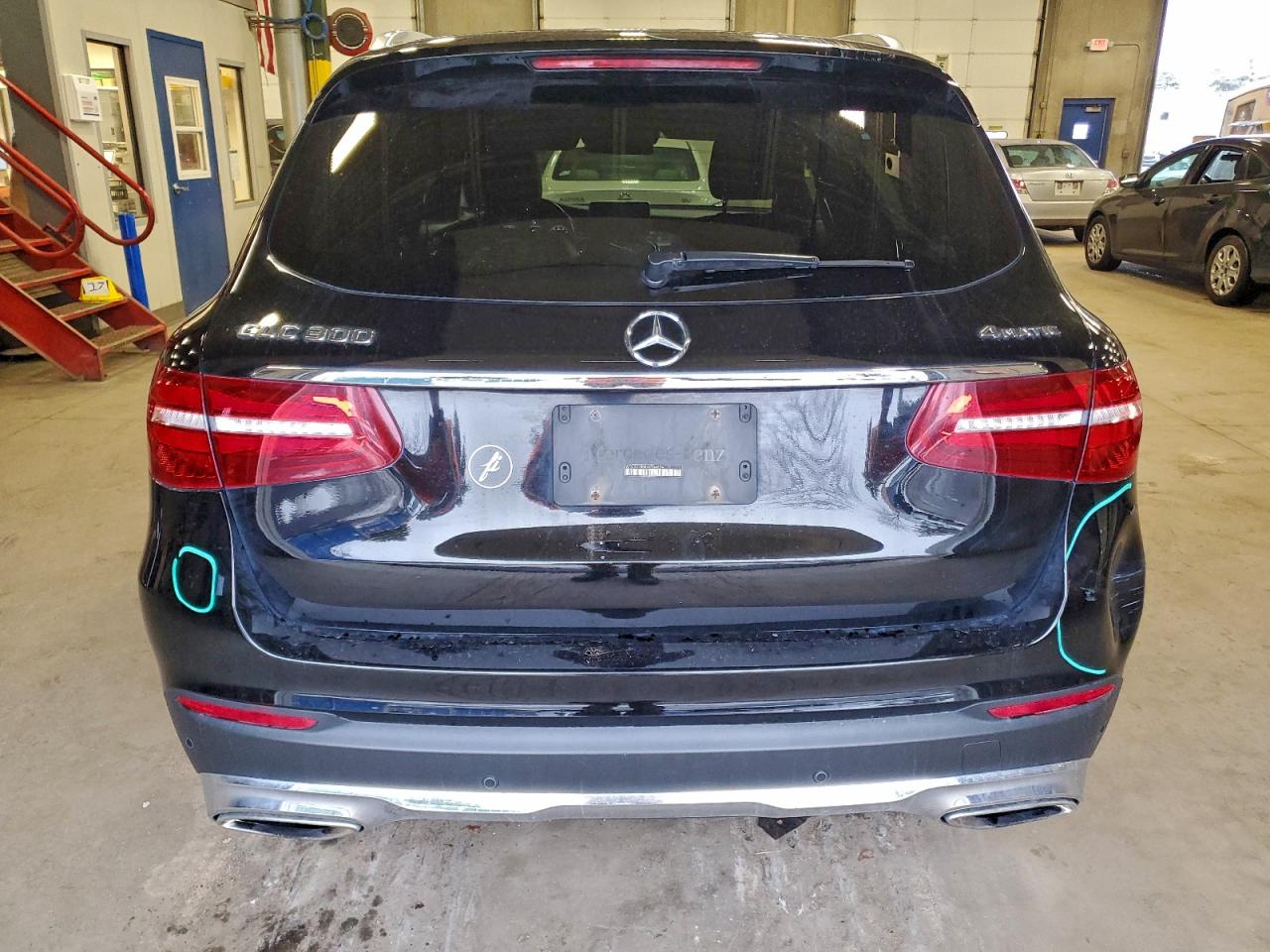 Mercedes-Benz GLC 300 4matic Image 4