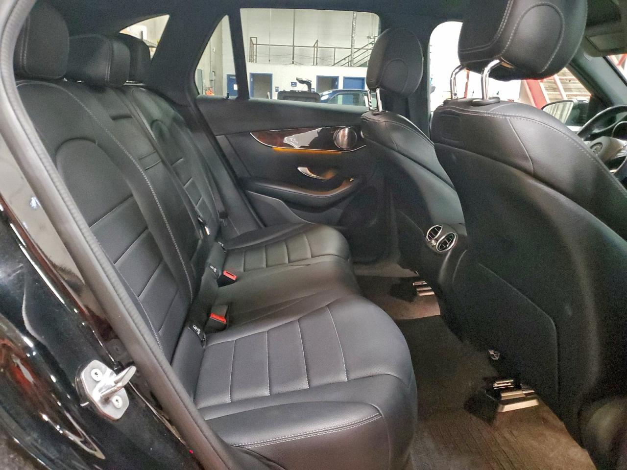 Mercedes-Benz GLC 300 4matic Image 2