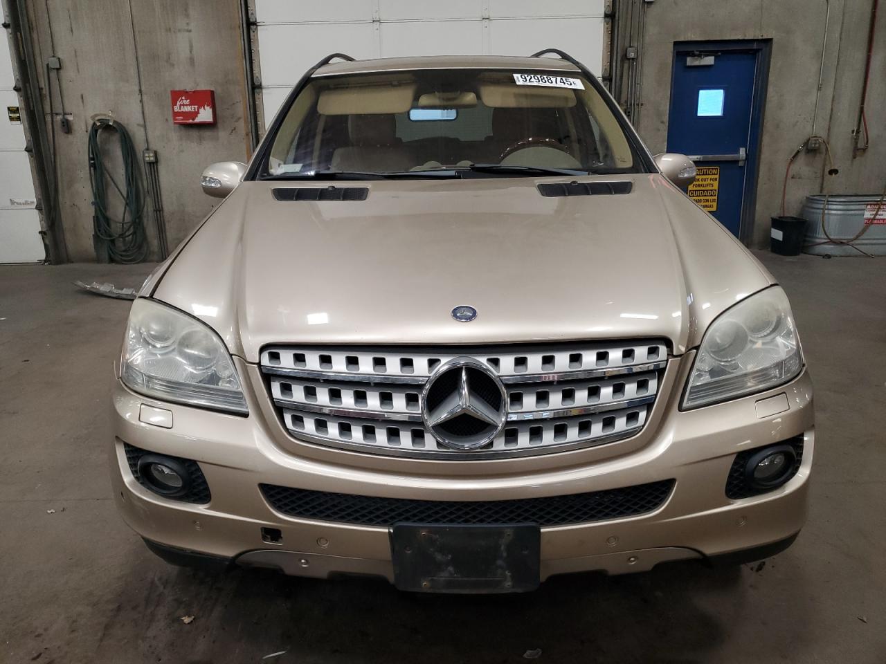 Mercedes-Benz M-Class 500 Image 4