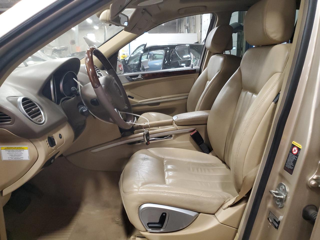 Mercedes-Benz M-Class 500 Image 13