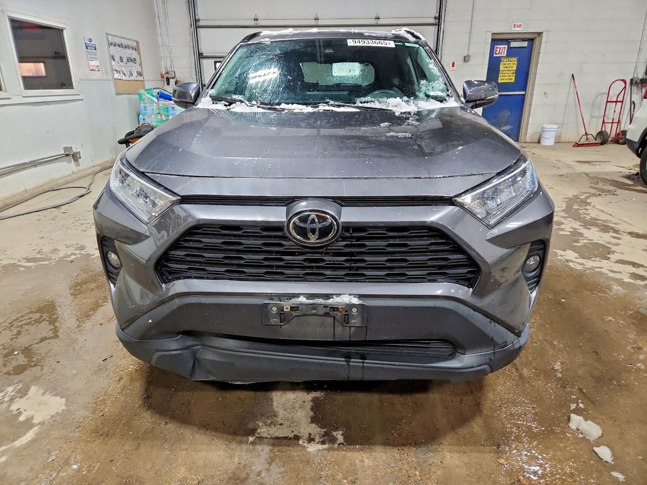 Toyota RAV4 Xle Image 14