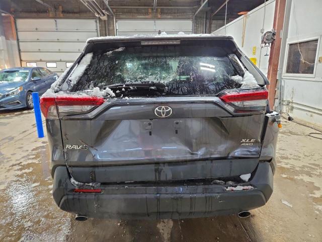 Toyota RAV4 Xle Image 6