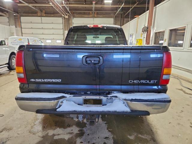 Chevrolet Silverado K1500 Image 9