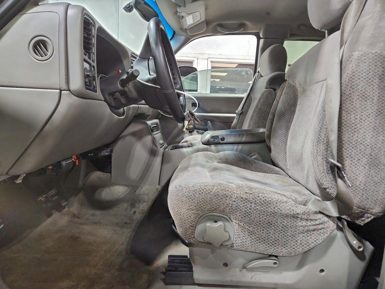 Chevrolet Silverado K1500 Image 4