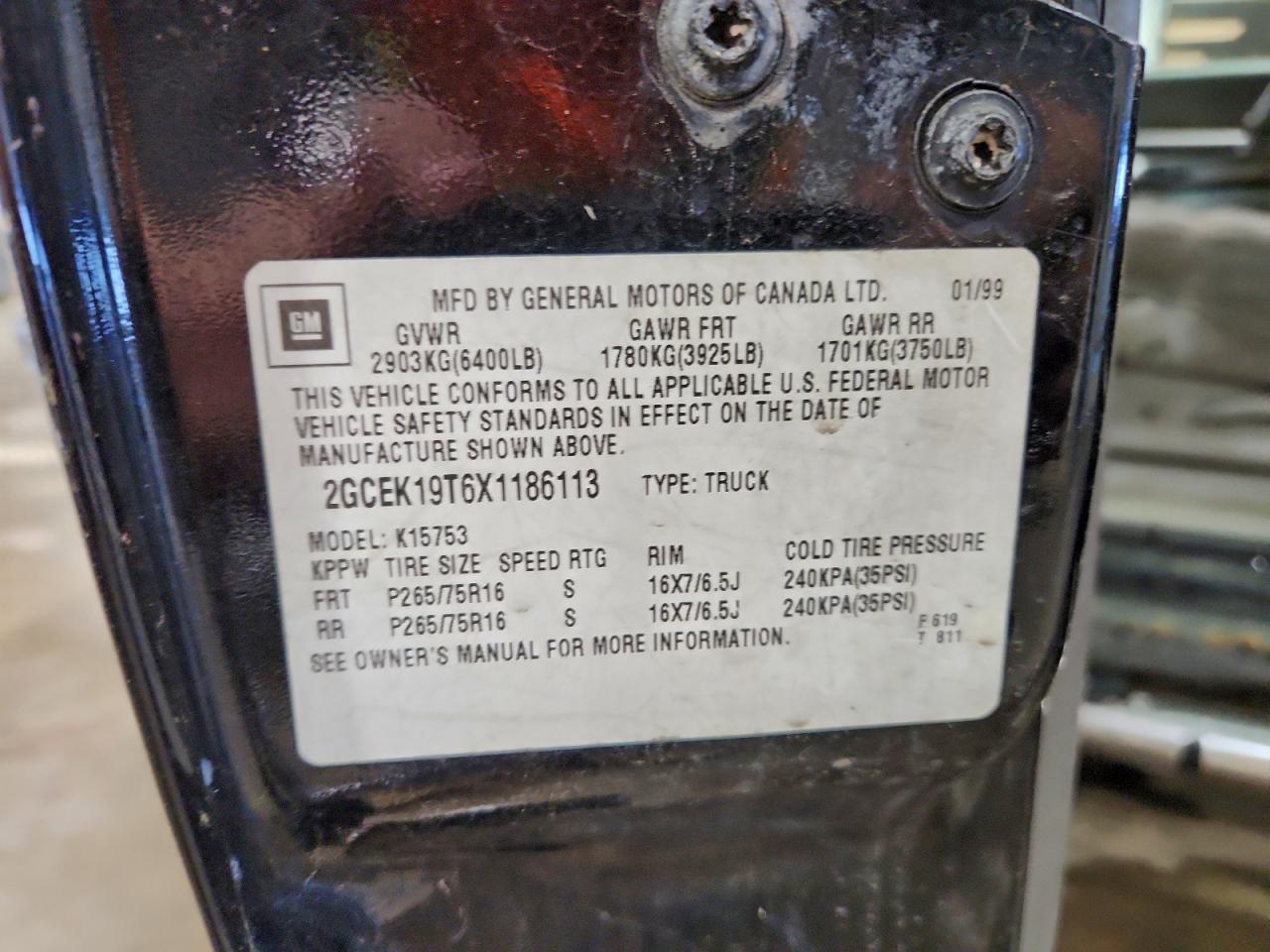 Chevrolet Silverado K1500 Image 6