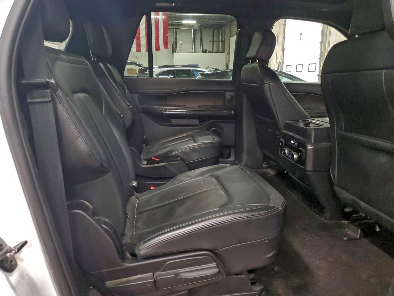 Ford Expedition Max Limited Image 4