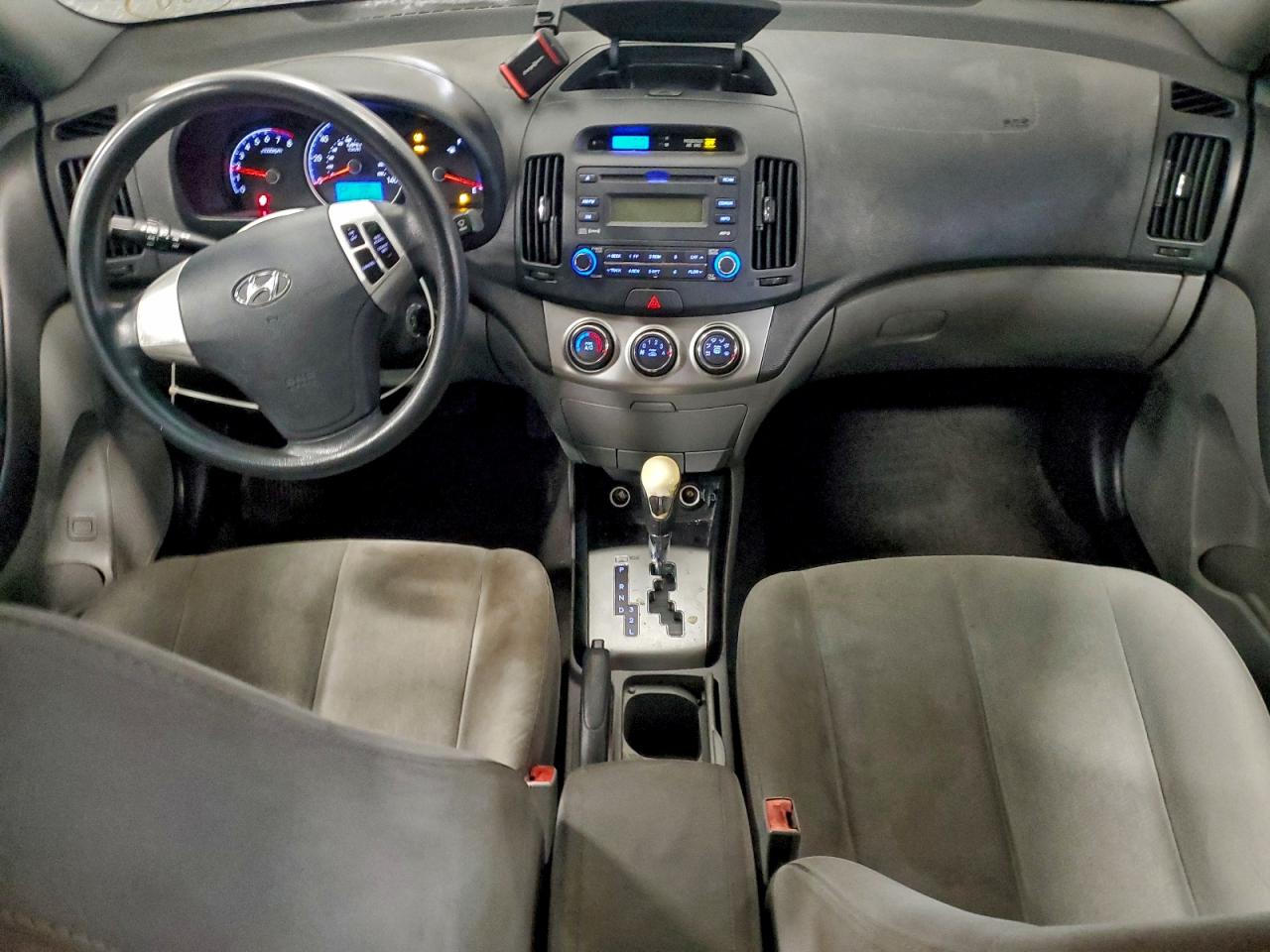 Hyundai ELANTRA Blue Image 5