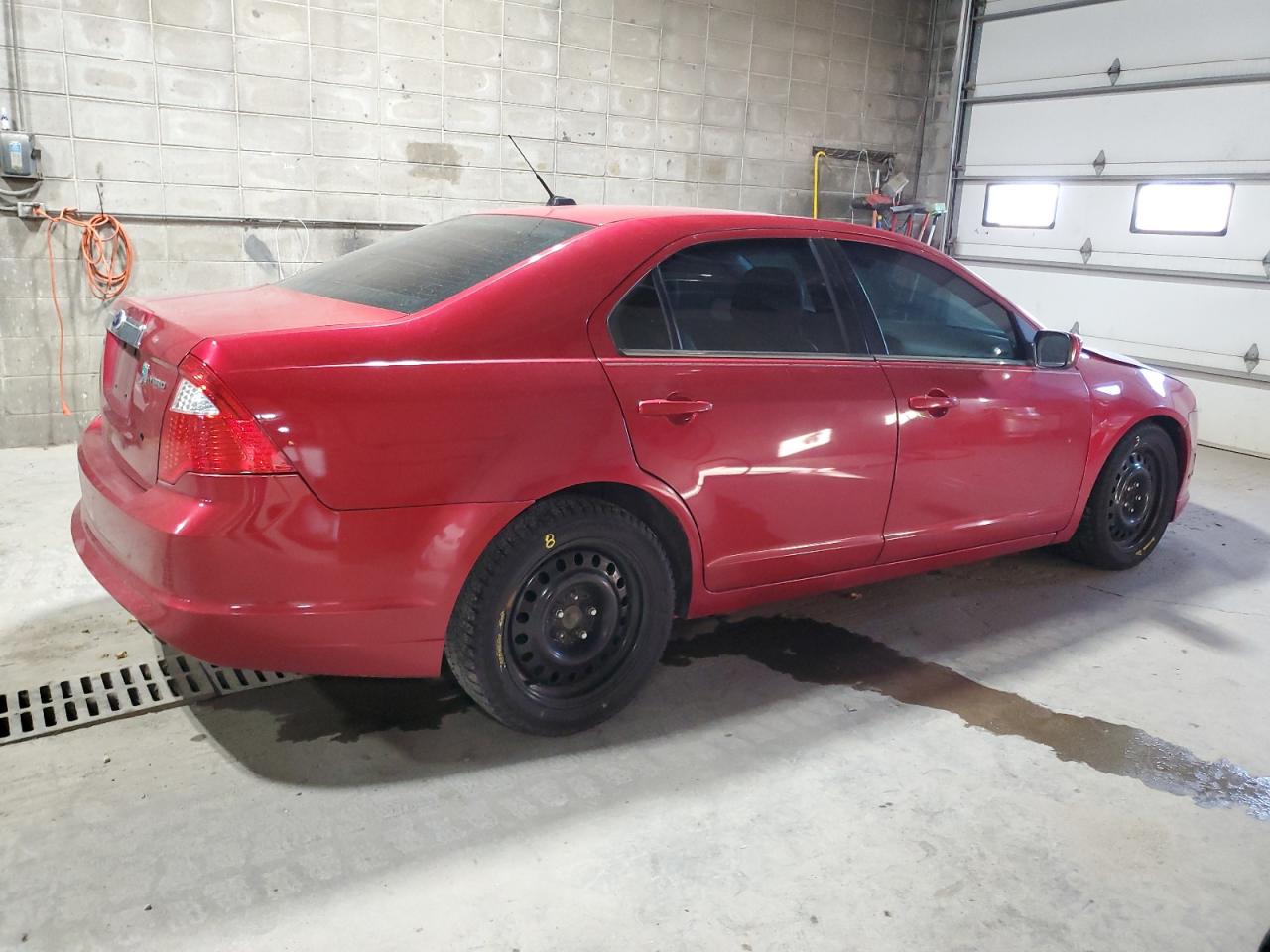 Ford Fusion Hybrid Image 3