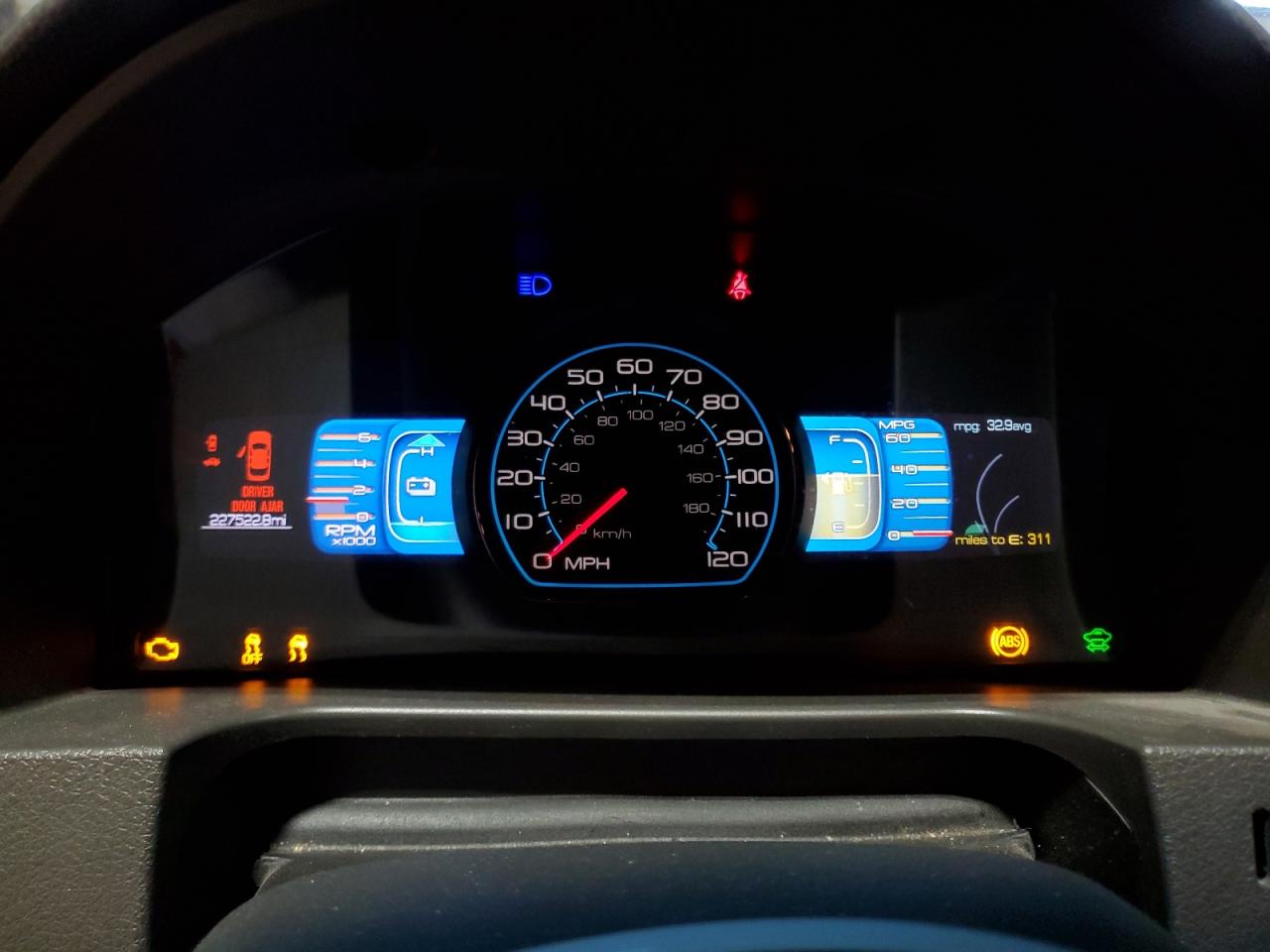 Ford Fusion Hybrid Image 11