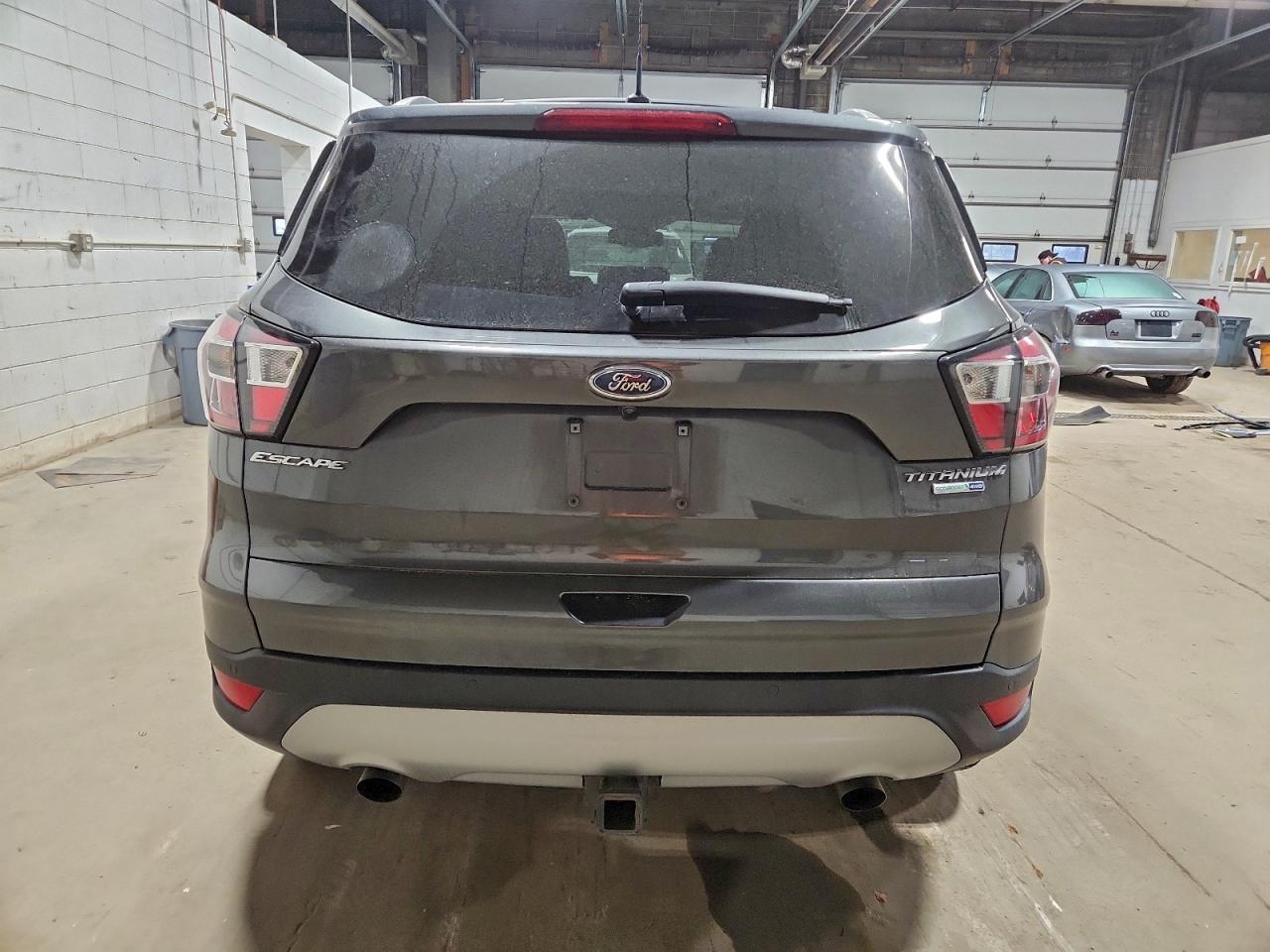 Ford Escape Titanium Image 6