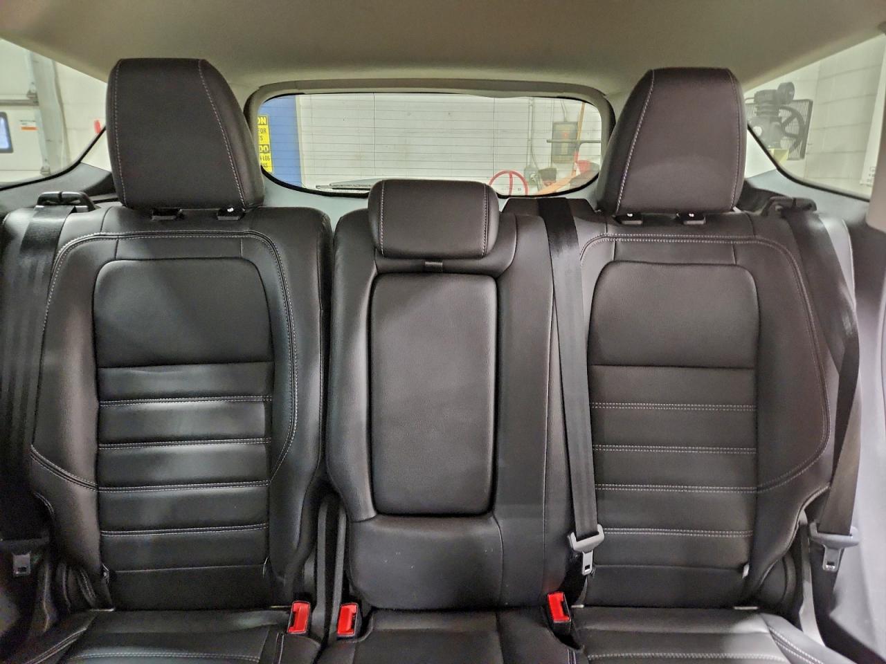 Ford Escape Titanium Image 2