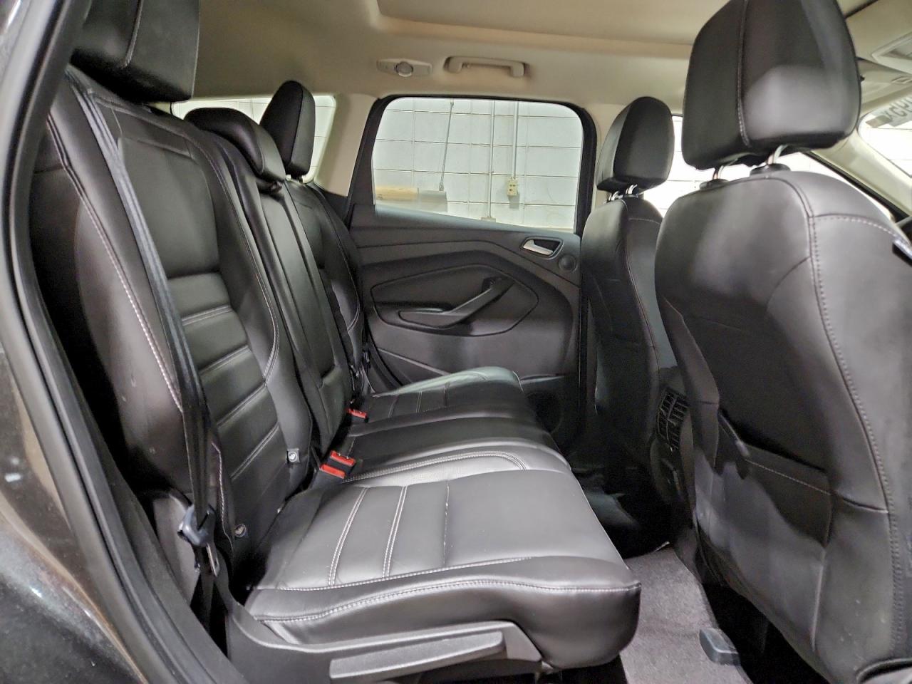 Ford Escape Titanium Image 9