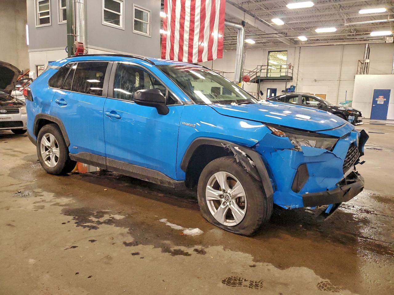 Toyota RAV4 Le Image 9