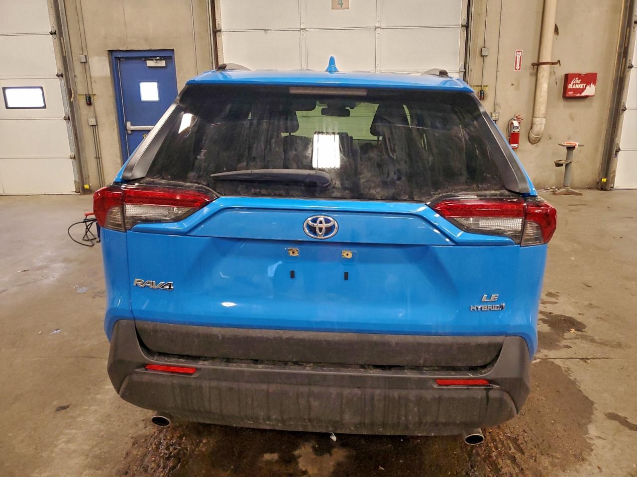 Toyota RAV4 Le Image 8