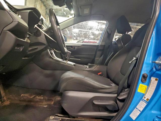 Toyota RAV4 Le Image 2