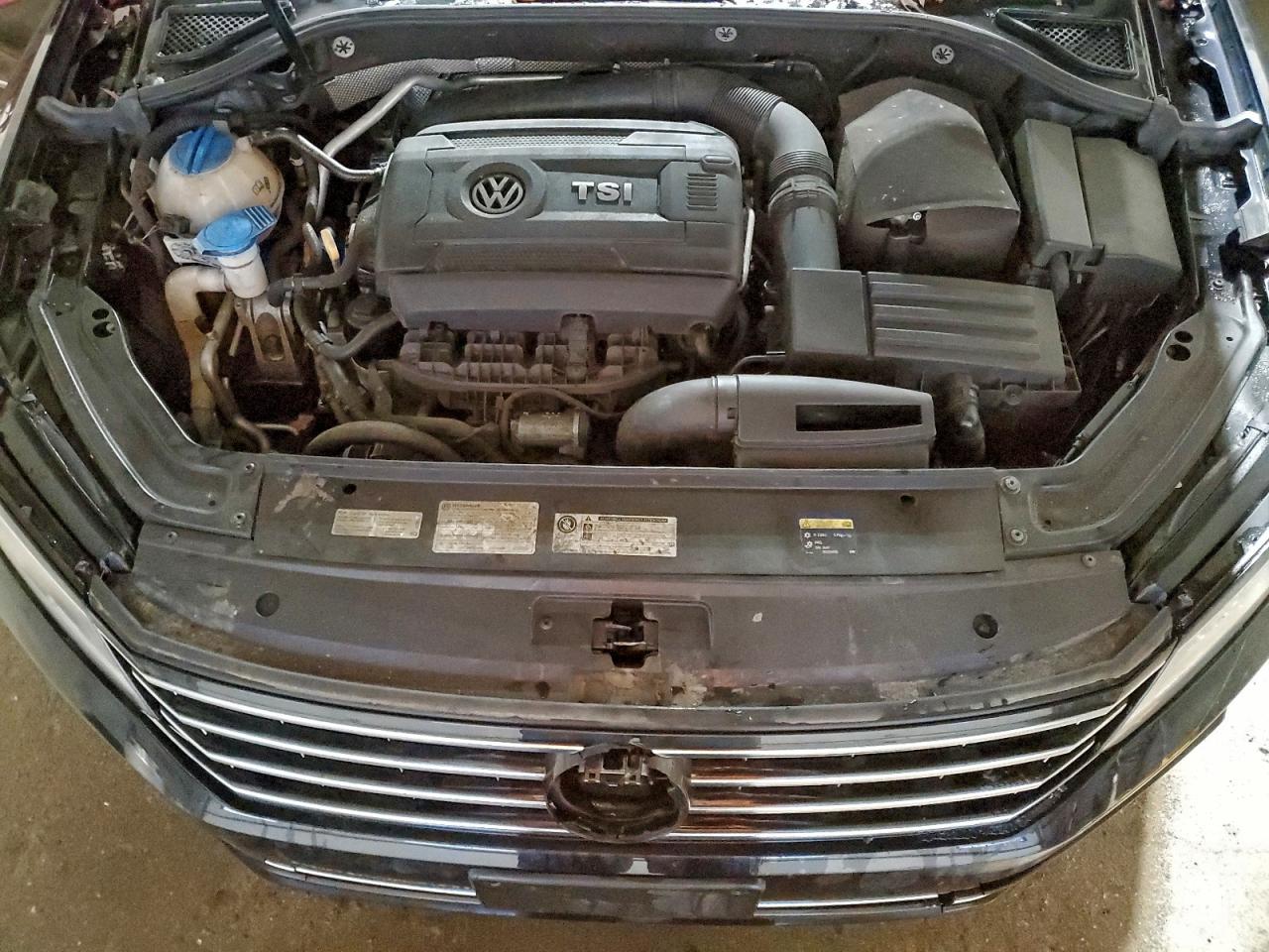 Volkswagen Passat S Image 11