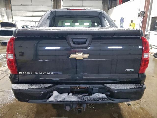 Chevrolet Avalanche Ls Image 5
