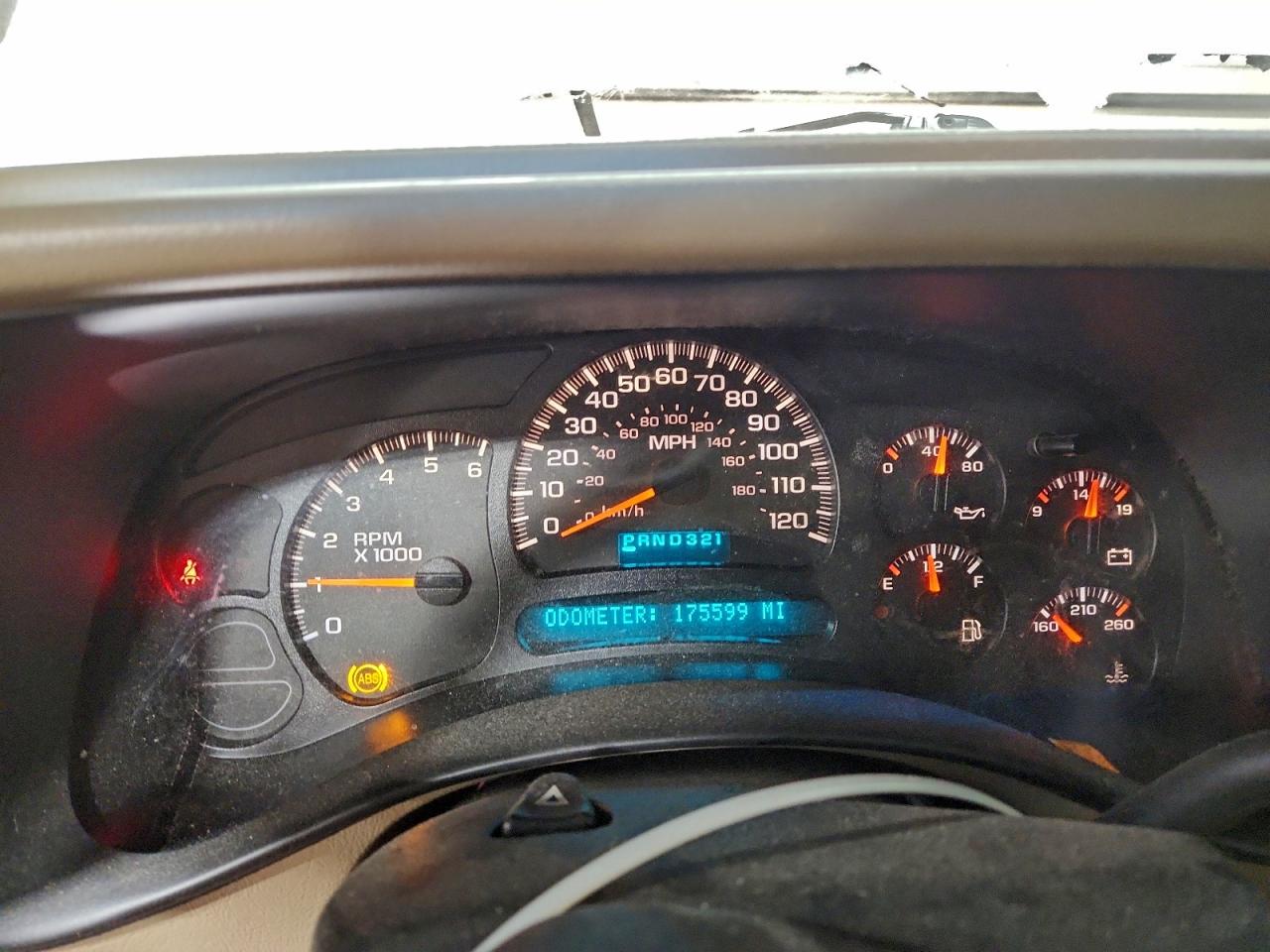 Chevrolet Tahoe K1500 Image 2