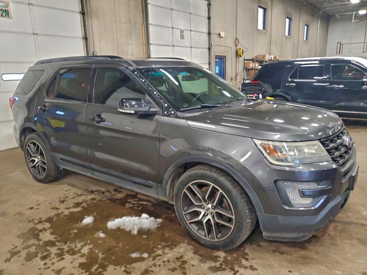 Ford Explorer Sport Image 5