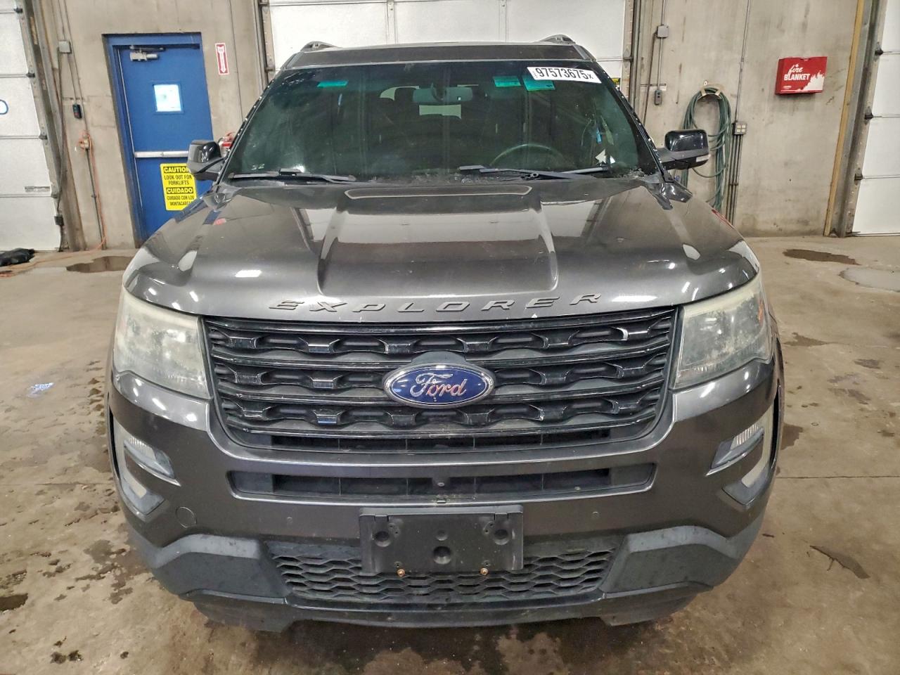 Ford Explorer Sport Image 4