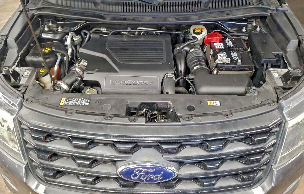 Ford Explorer Sport Image 12