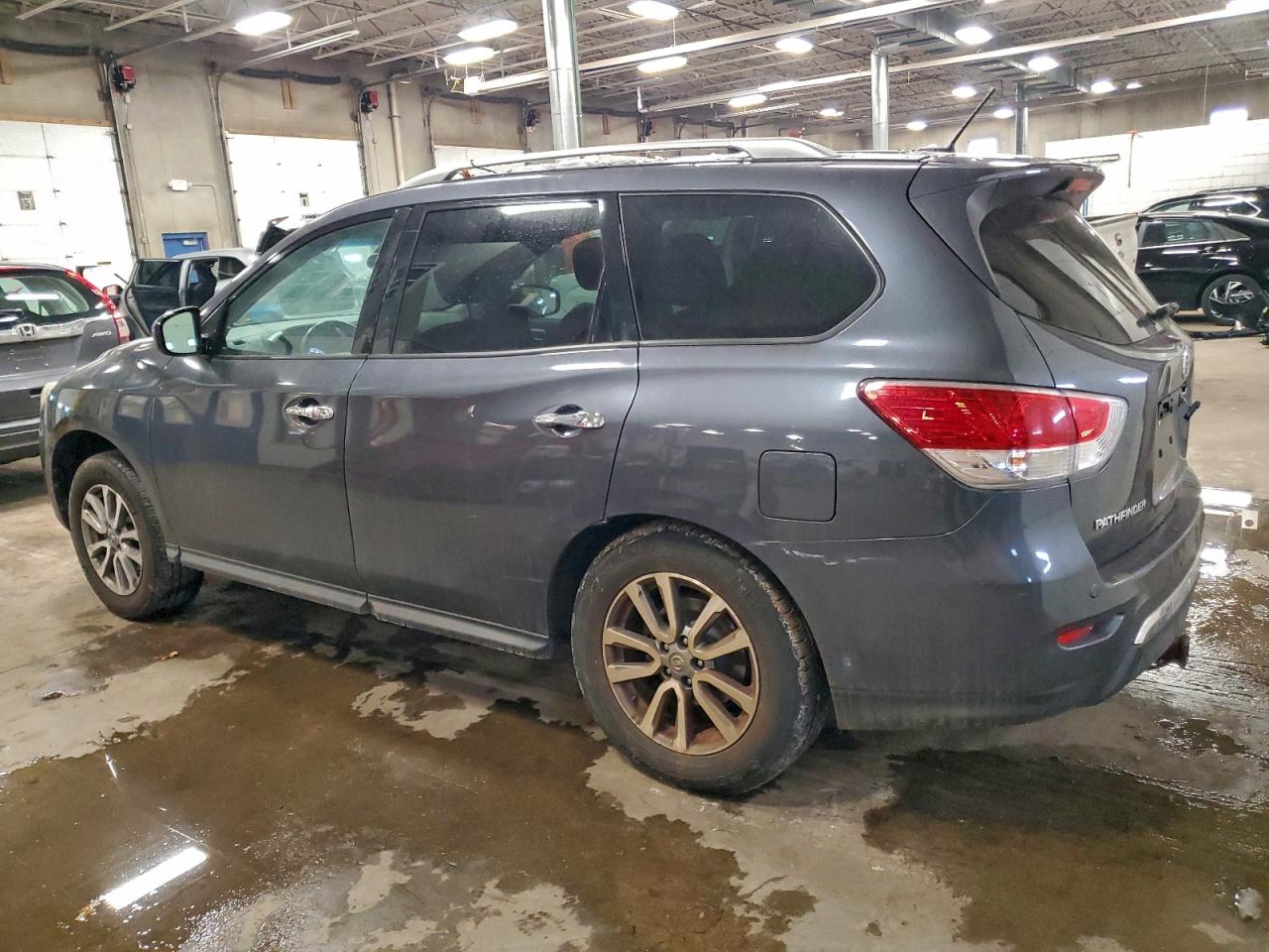 Nissan Pathfinder S Image 5