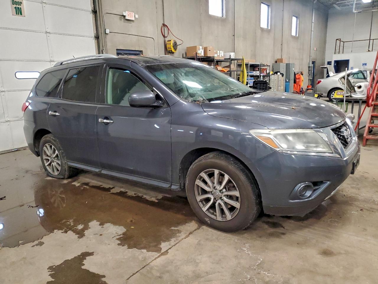 Nissan Pathfinder S Image 2