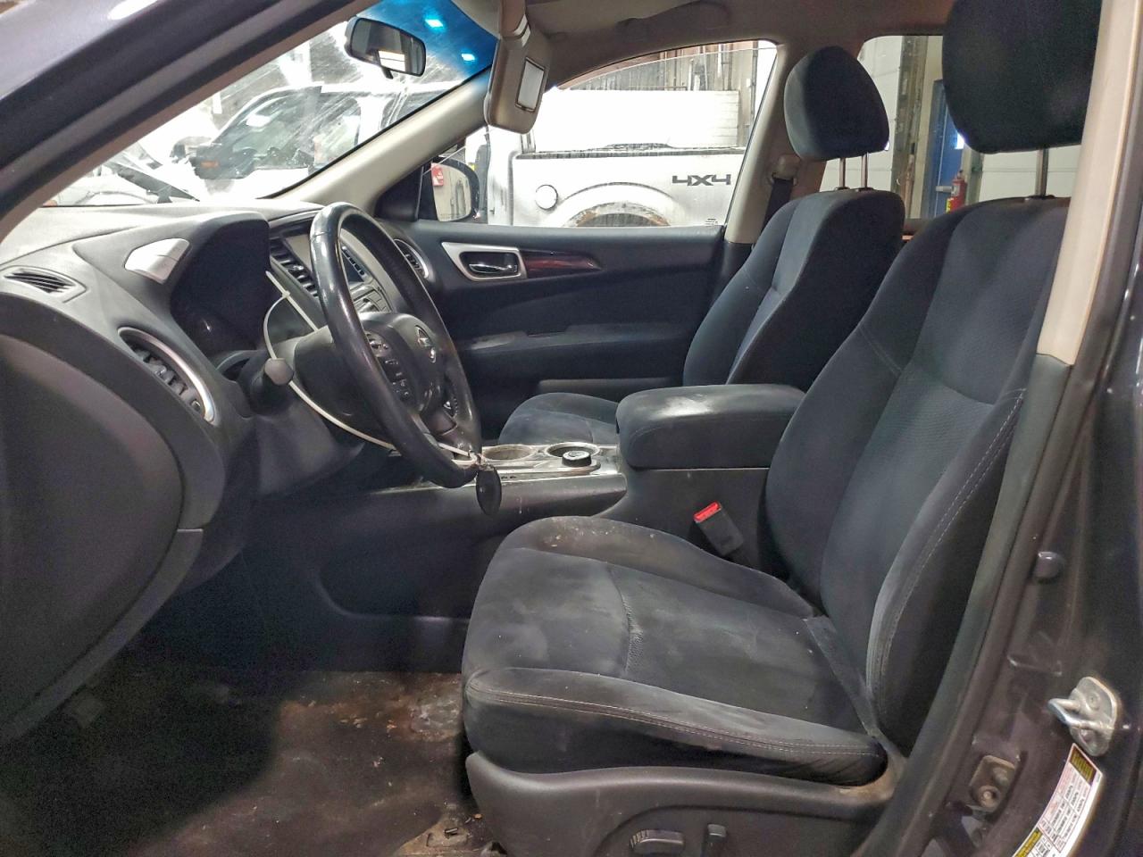 Nissan Pathfinder S Image 6