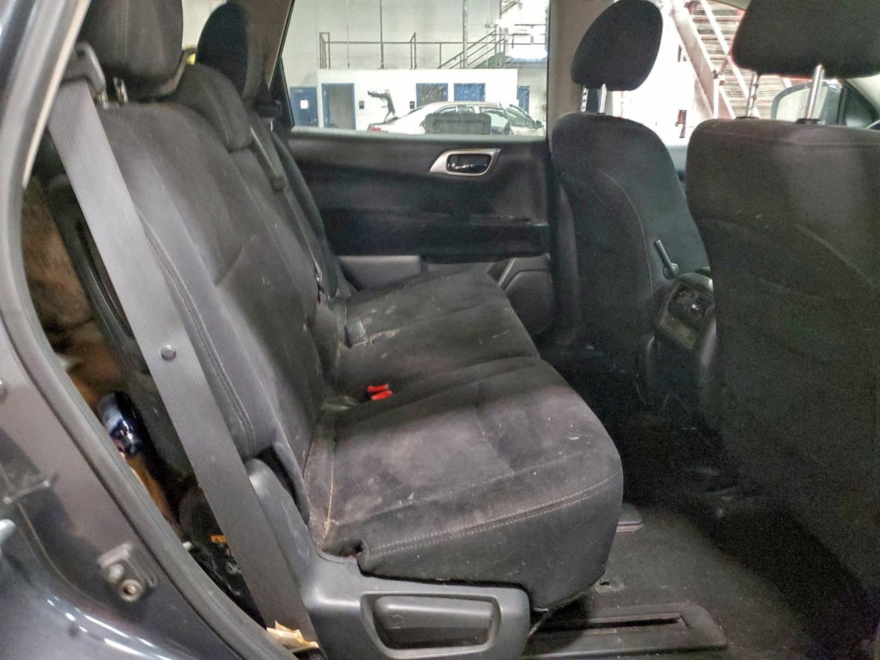 Nissan Pathfinder S Image 11