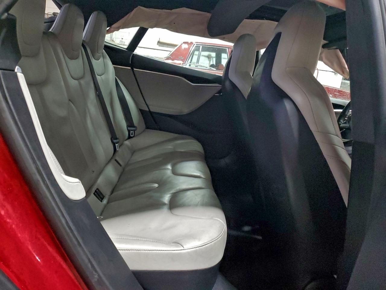 Tesla Model S P90d Image 2