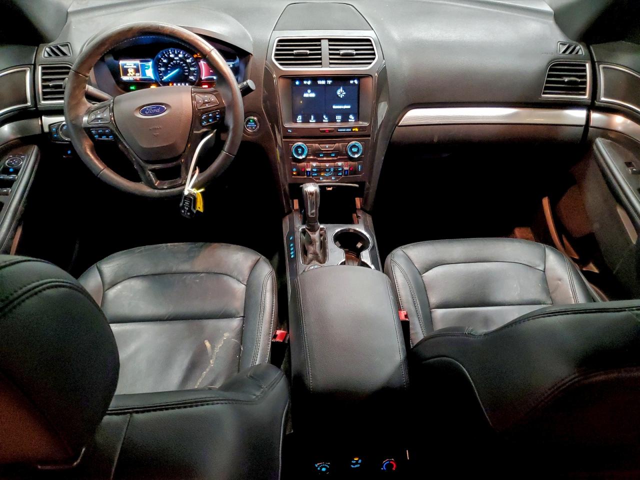 Ford Explorer Xlt Image 8