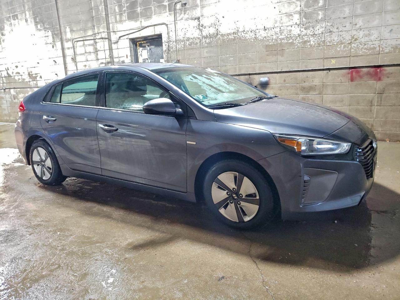 Hyundai Ioniq Blue Image 7