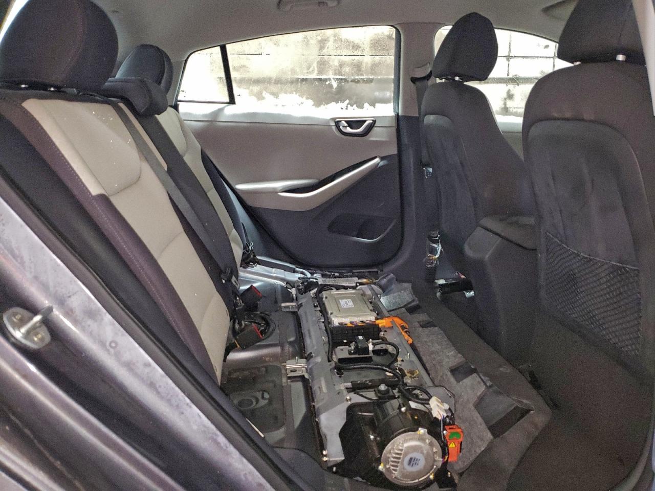 Hyundai Ioniq Blue Image 13