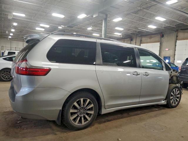 Toyota Sienna Xle Image 5