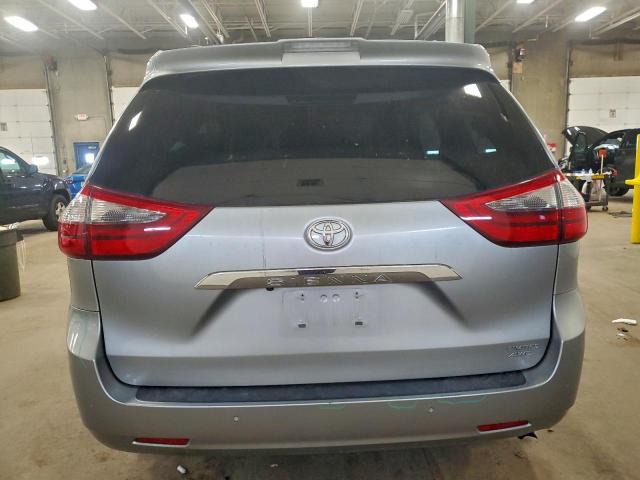 Toyota Sienna Xle Image 9