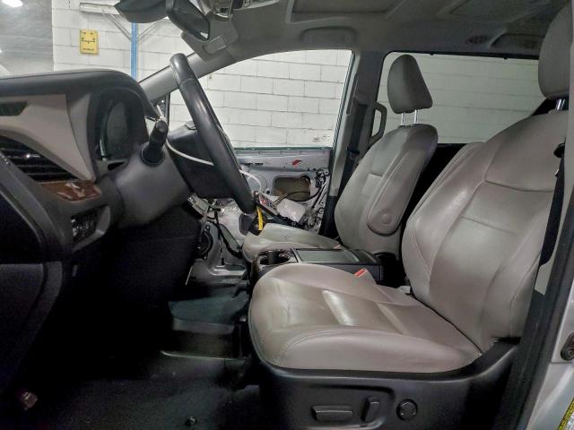 Toyota Sienna Xle Image 8