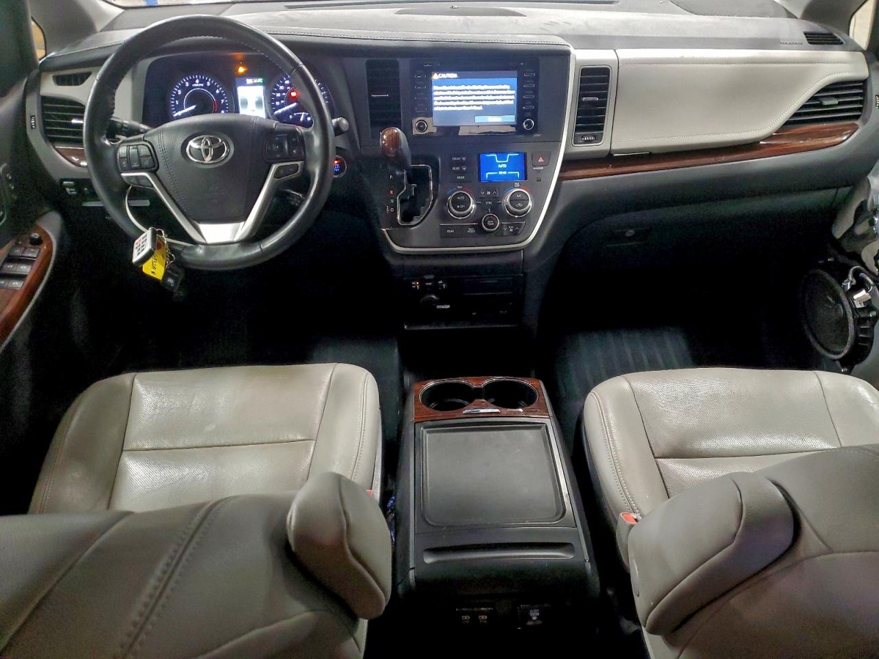 Toyota Sienna Xle Image 13