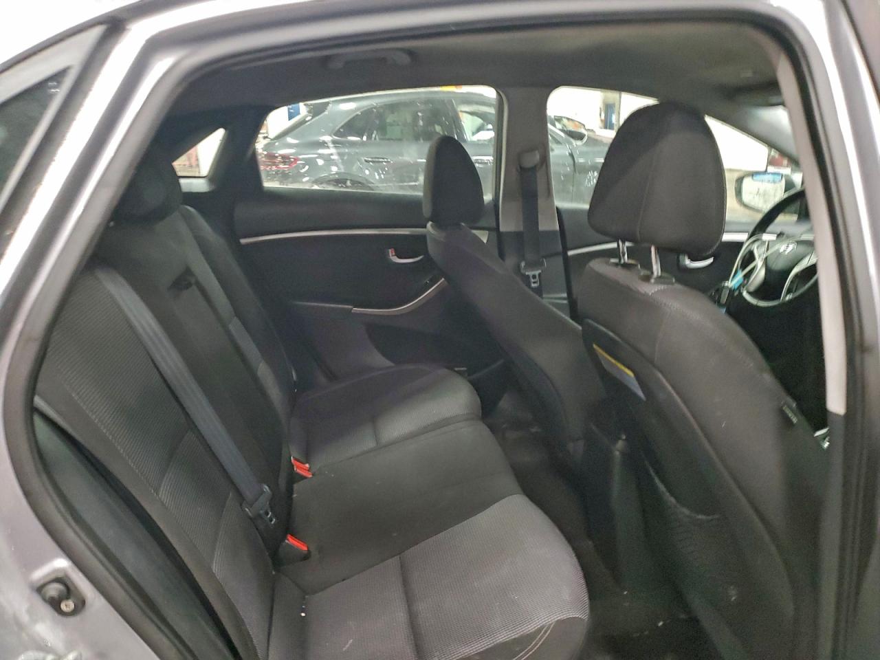 Hyundai ELANTRA Image 12