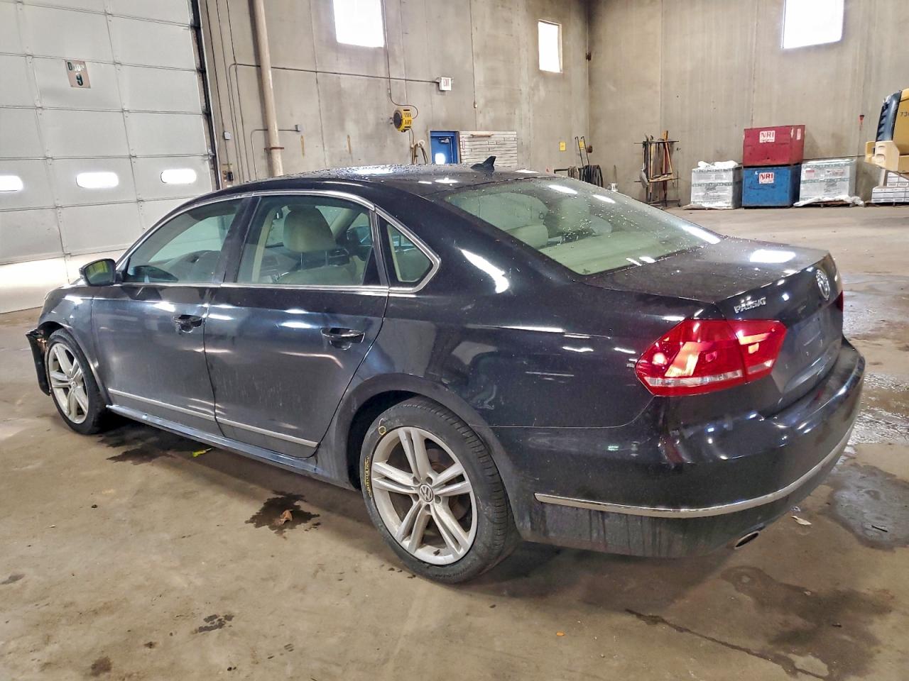 Volkswagen Passat Sel Image 2