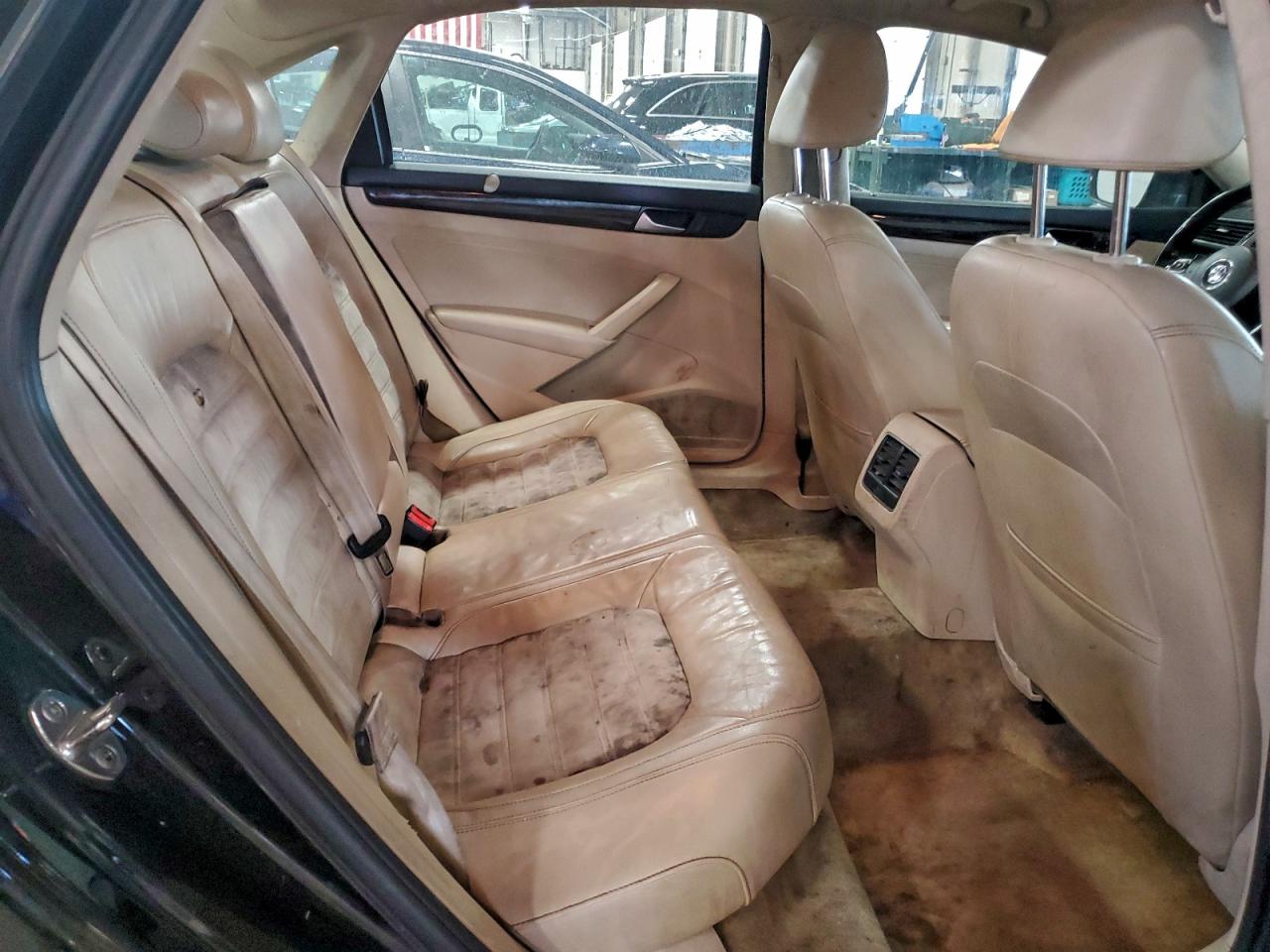 Volkswagen Passat Sel Image 5