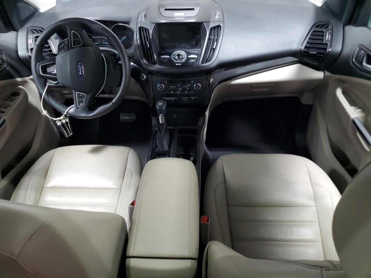 Ford Escape Titanium Image 14