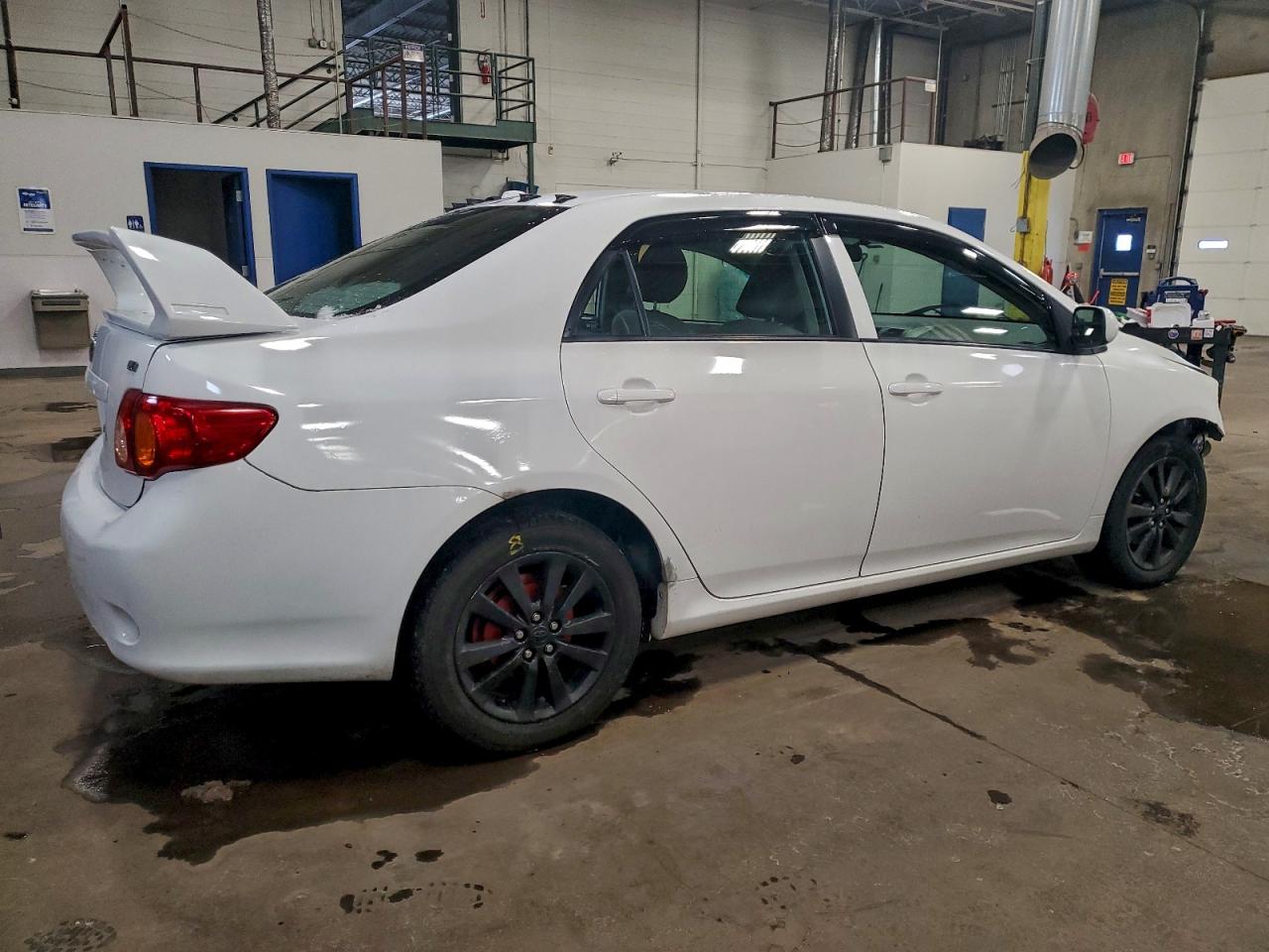 Toyota Corolla Base Image 10